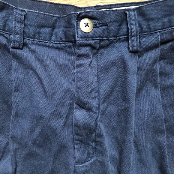 Eddie Bauer Pleated Shorts - Picture 3 of 6